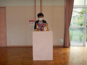 絵本尾ｗ読んでくださっている