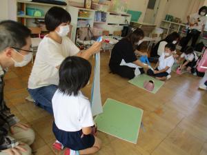 5歳児　ハチマキ作りの様子