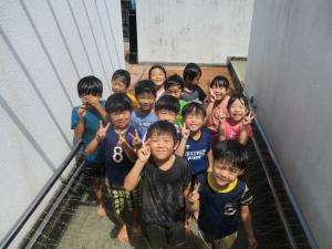 学校のプールシャワー
