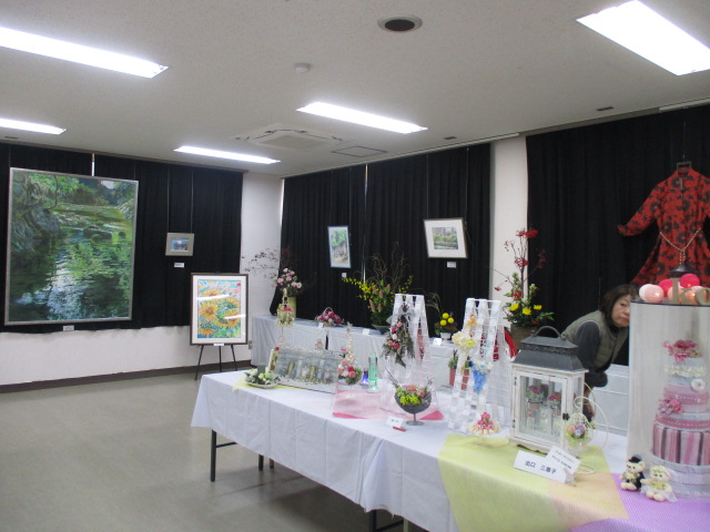 文化展に飾られた地域の方々の作品の画像1