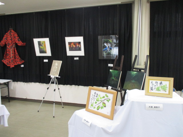文化展に飾られた地域の方々の作品の画像2
