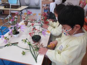 花を生けています。