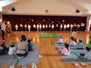 5歳児ぞう組のキャンドルサービスの様子