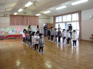 お話しを聞いている