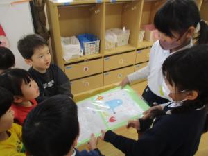 2歳児にカレンダーをプレゼントしました