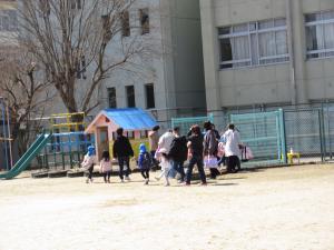 帰っていく５歳児