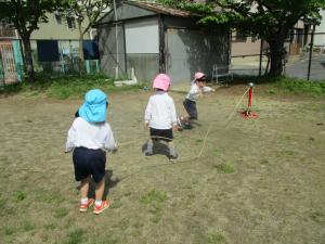 運動場の遊び