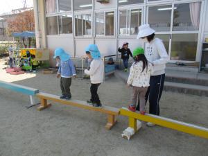平均台渡り