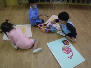 4歳児　カタツムリ絵画