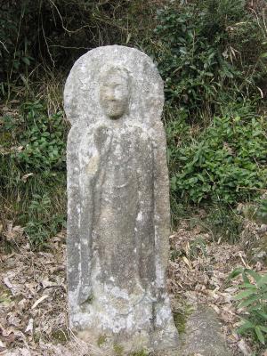 弥勒石仏(のど地蔵)