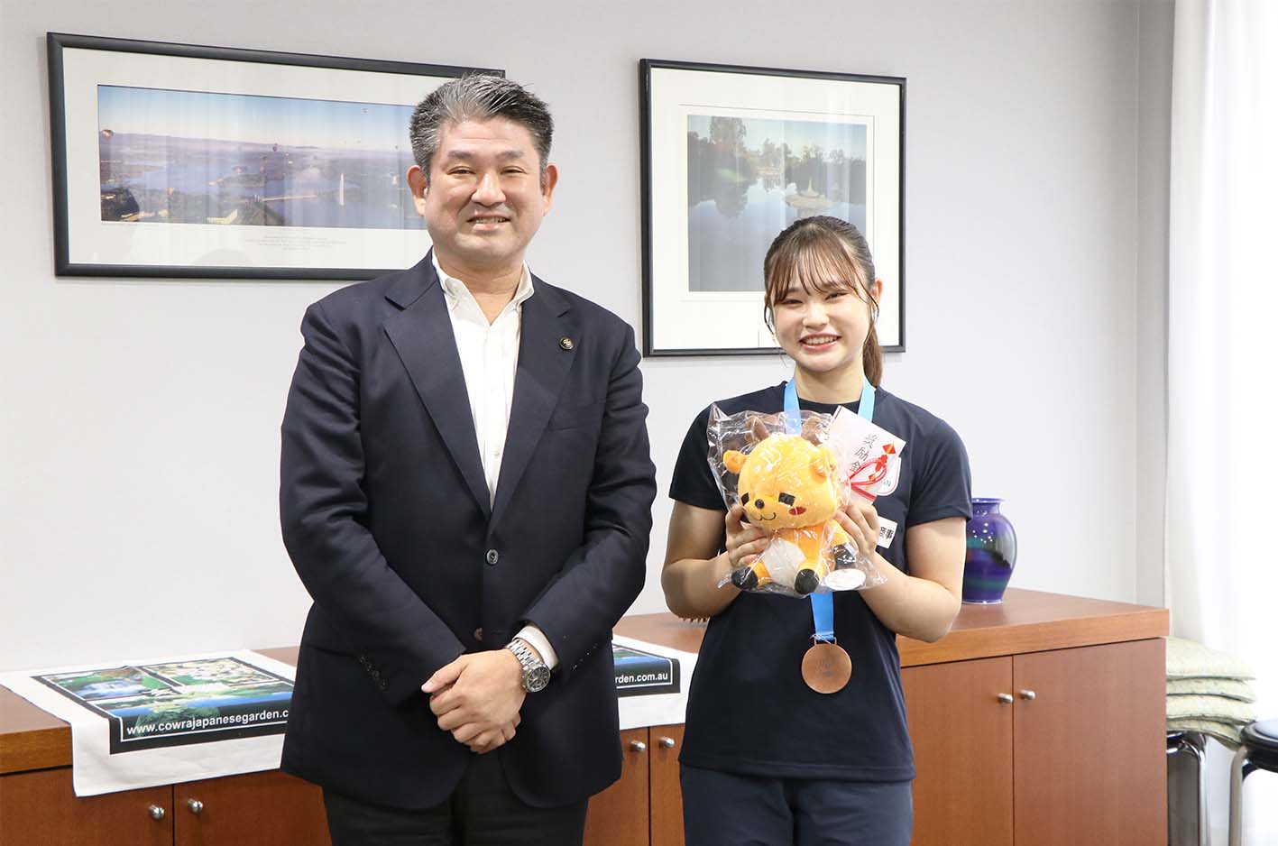 「クライミングユース世界選手権の日本代表、小倉選手の市長表敬訪問」