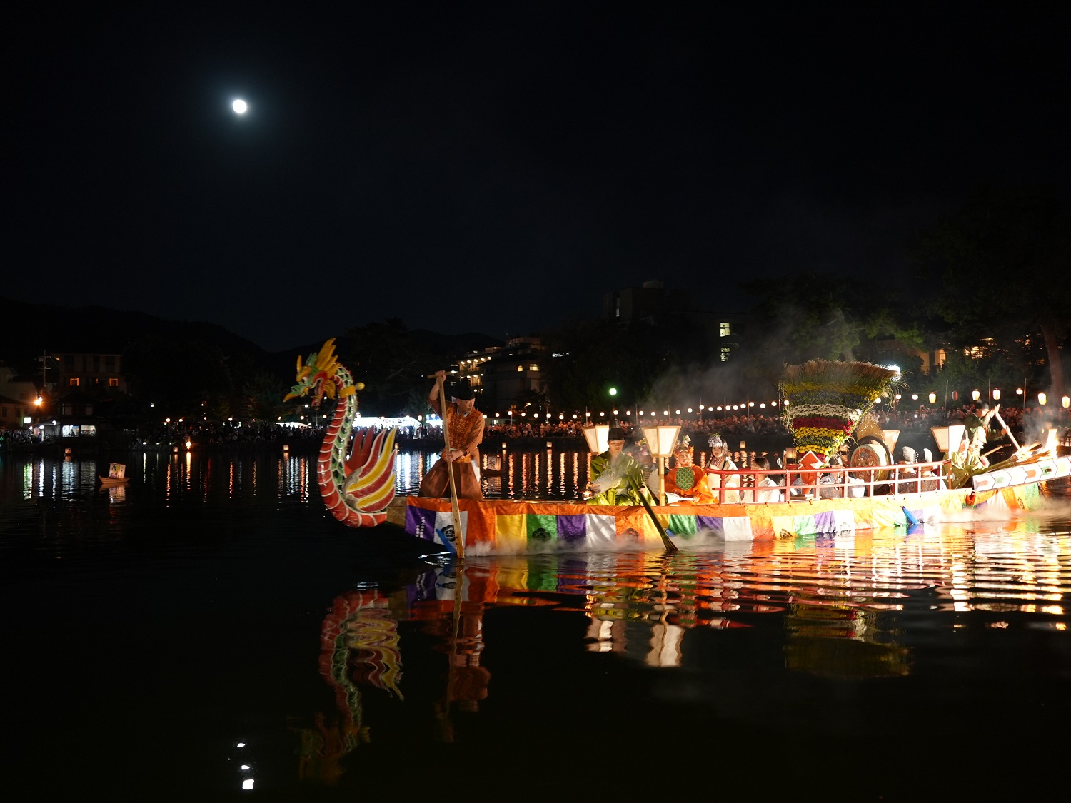 花扇奉納行列、花扇奉納神事（采女神社）、管絃船の儀