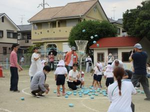 4歳児親子競技　玉入れ