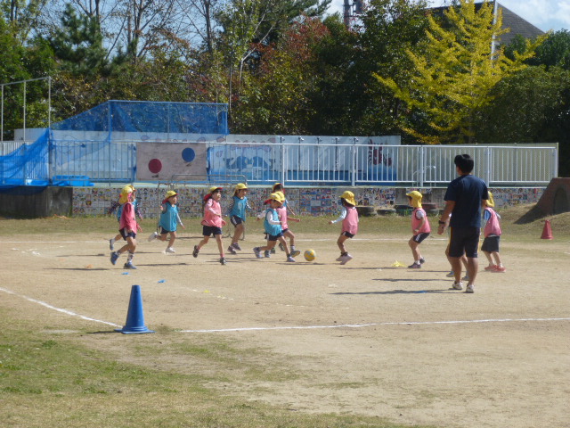 5歳児サッカー教室　試合もしました