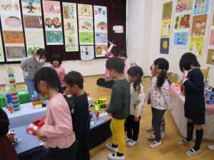 5歳児作品展見学2