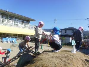 4歳児　戸外遊び