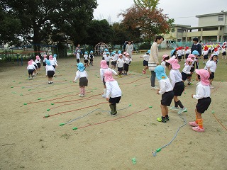 4歳児なわ遊び