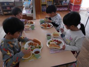 5歳児の給食の様子