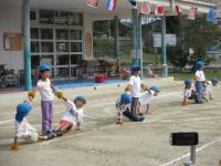 ５歳児組立て体操をしています