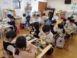 給食始まり