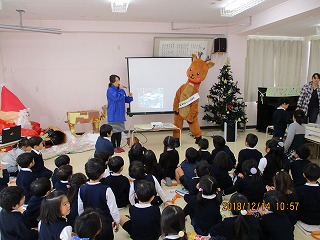 りにまね