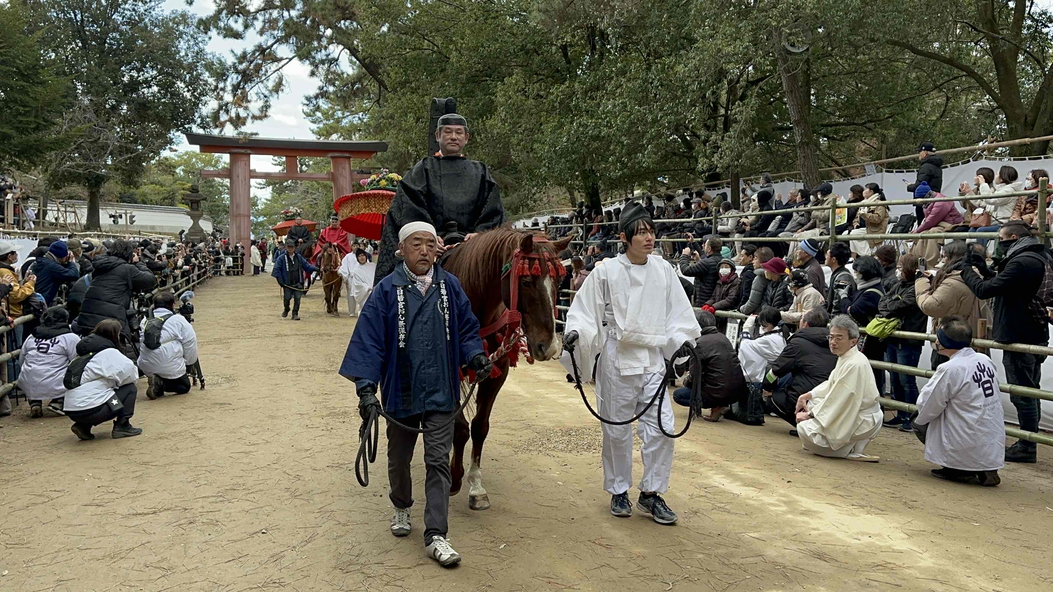 春日若宮おん祭  お渡り式騎馬参勤（大仏館）