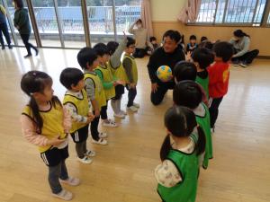 サッカー　もも組　試合