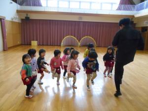 3歳児がサッカー教室に参加しました