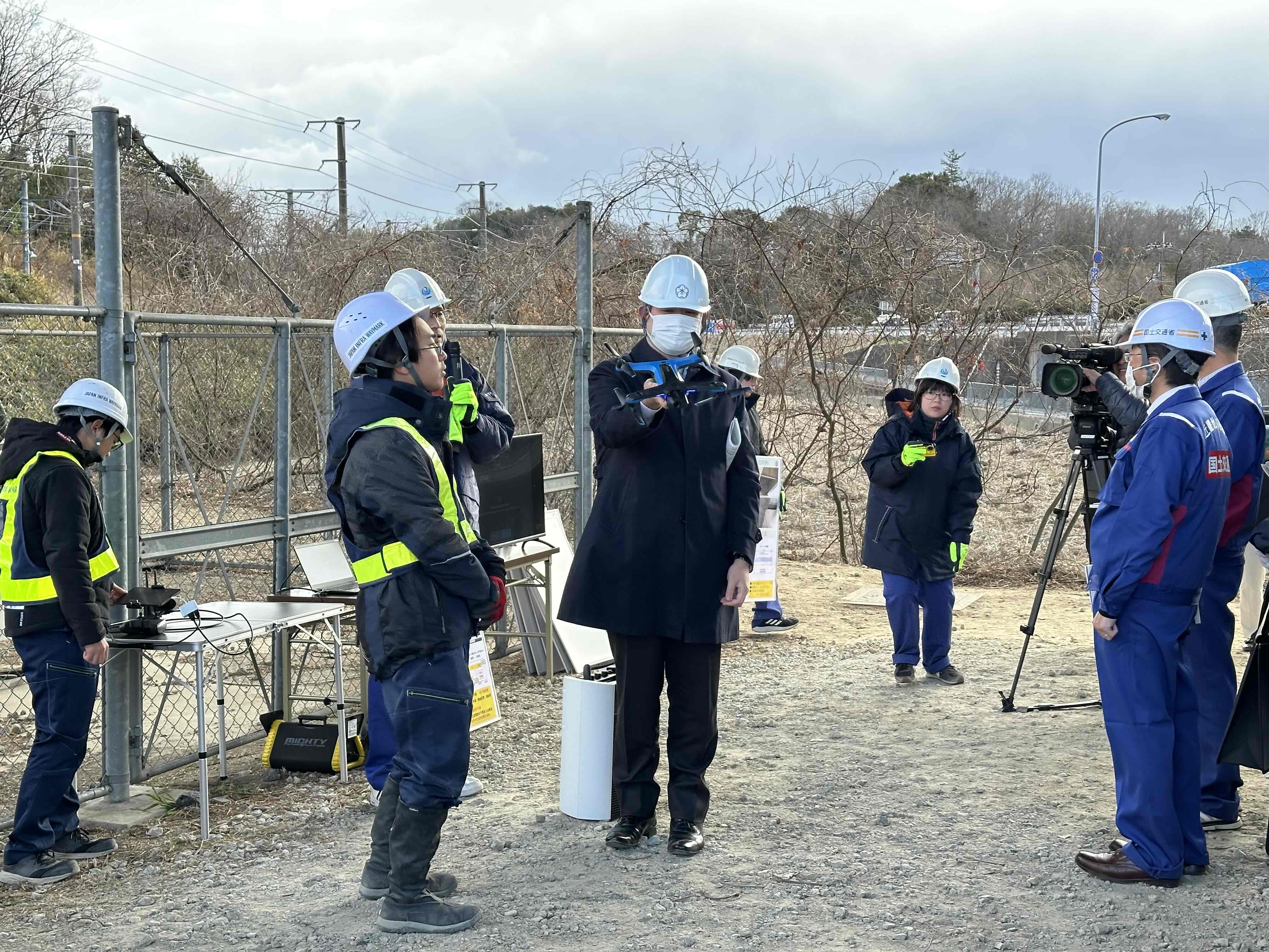 橋梁点検「新技術活用」の現場デモ（平城大橋）