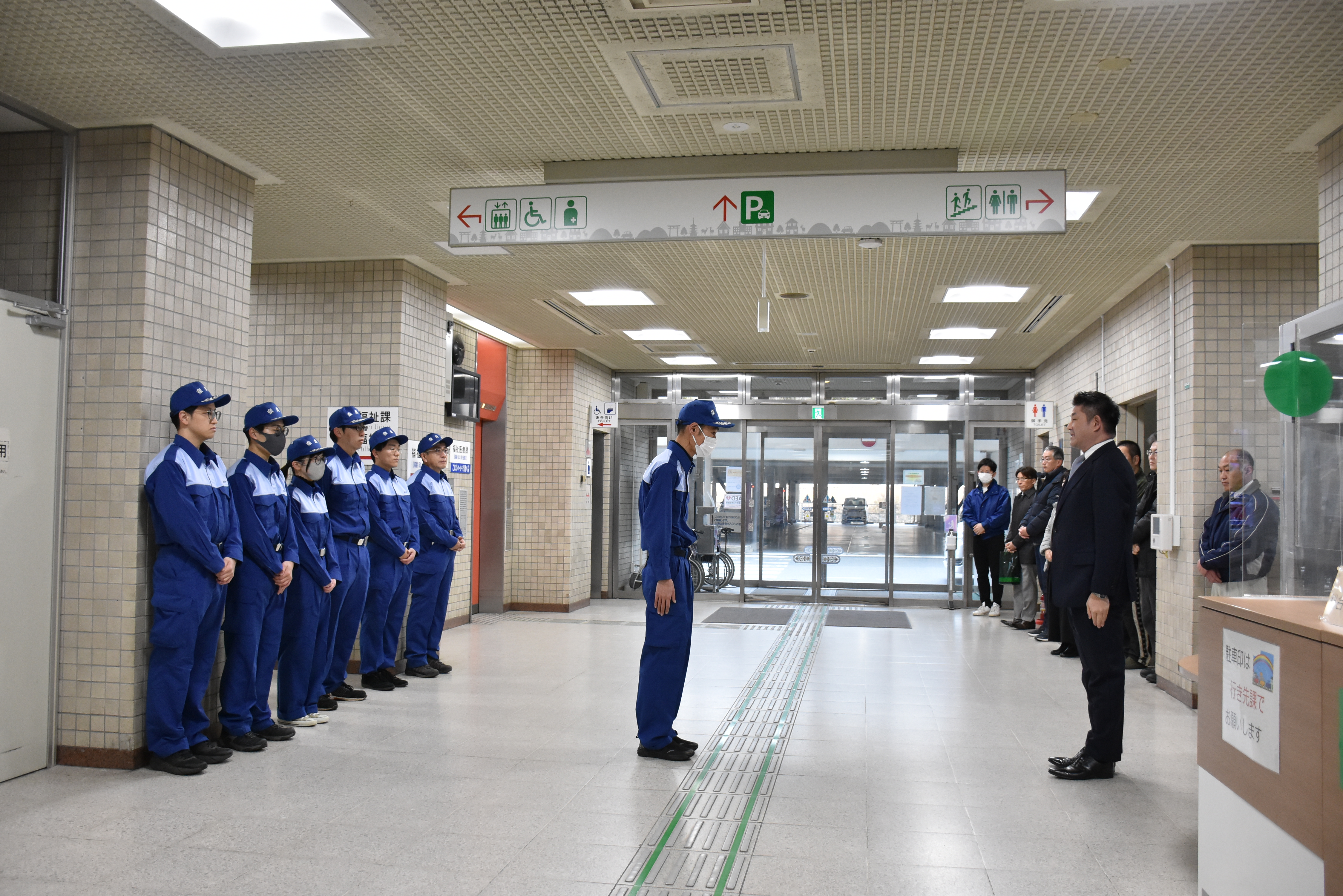 ​被災地支援に関する派遣職員第7陣出発式（北棟1階エレベーターホール）