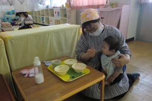 離乳食もぐもぐ0歳児