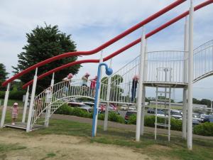 公園であそんでいる