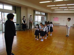 始業式で園長先生の話を聞きました