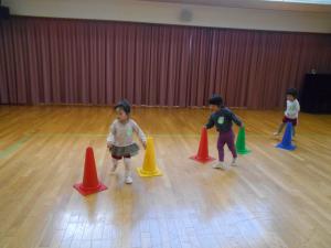 3歳児ジグザグ歩き