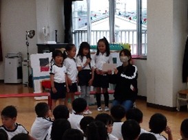 にじ　司会