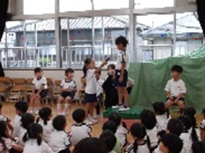 にじ　司会