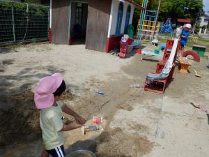 佐保幼稚園　水遊び１