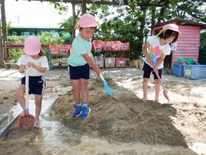 佐保幼稚園　ビーチ遊び2