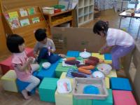 お部屋でままごと遊び
