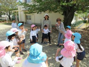 4歳児を迎える会で体操しました