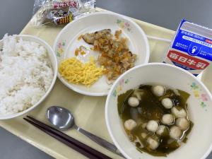 ご飯・牛乳・ちらしずしの具・若竹汁・きんしたまご