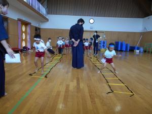 ラダーでトレーニングをしています