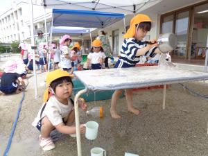 水流し　コップで