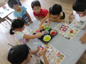 5歳児7月の製作(染め紙)