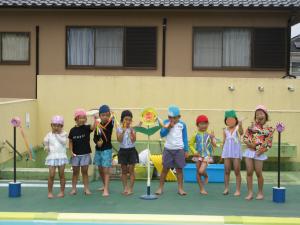 5歳児テープカット