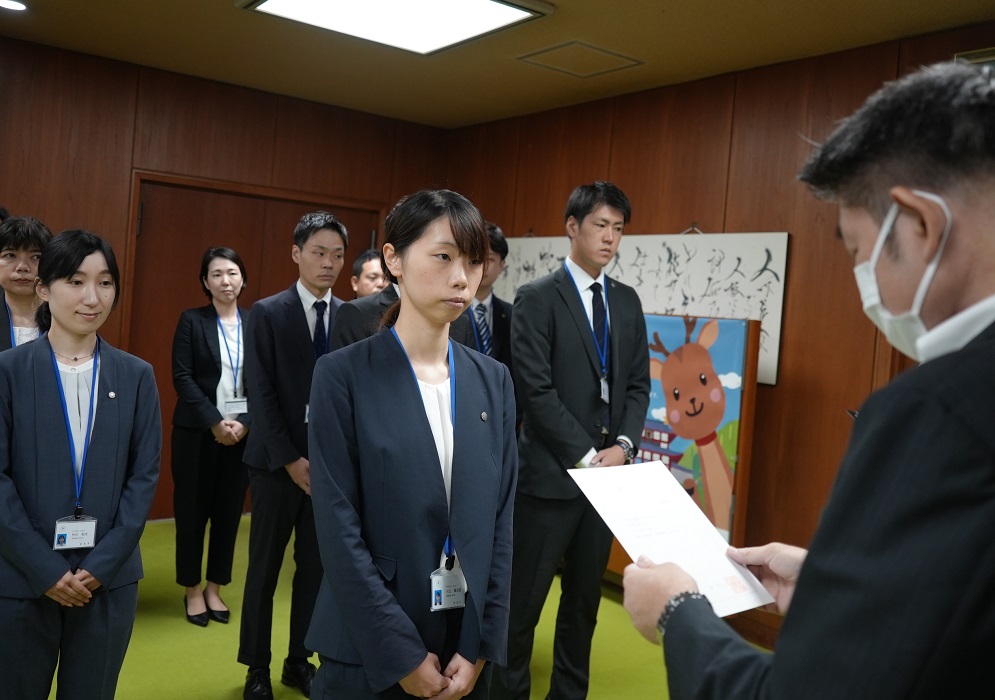 新規職員採用発令及び訓示