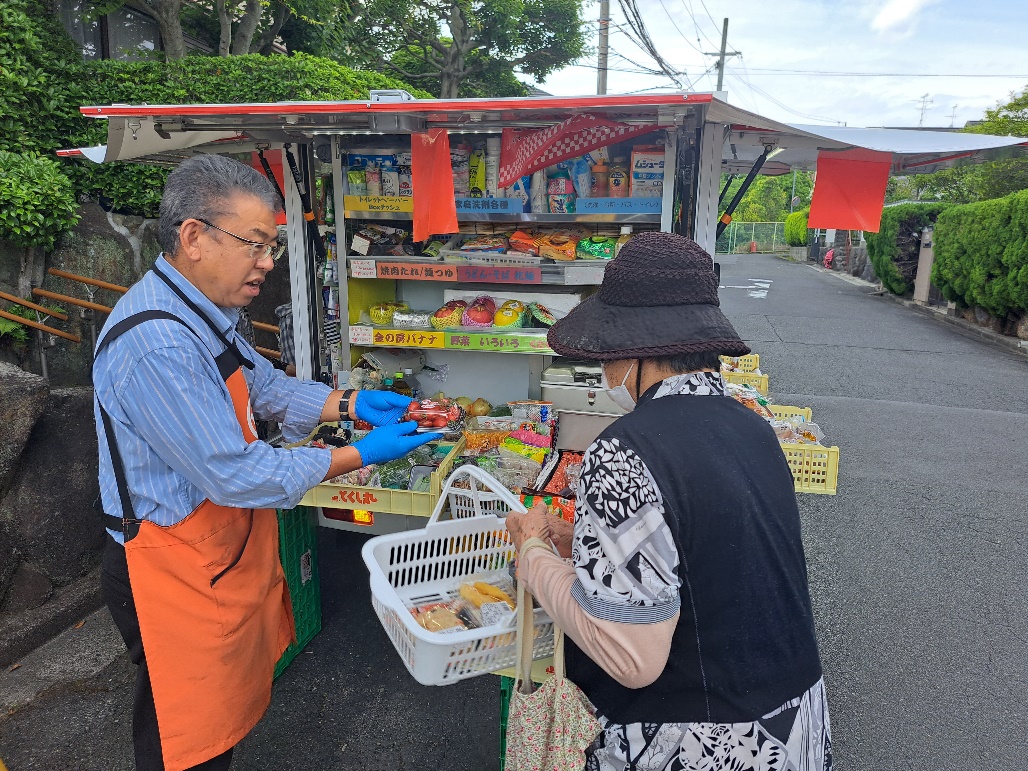 近商ストア移動販売の様子
