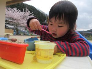 園庭遊び乳児
