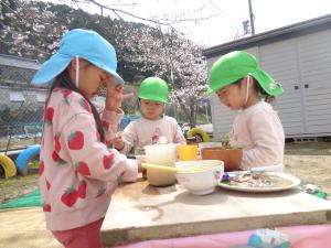 園庭遊び幼児