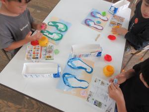 5歳児の製作(ビーチサンダルづくり)